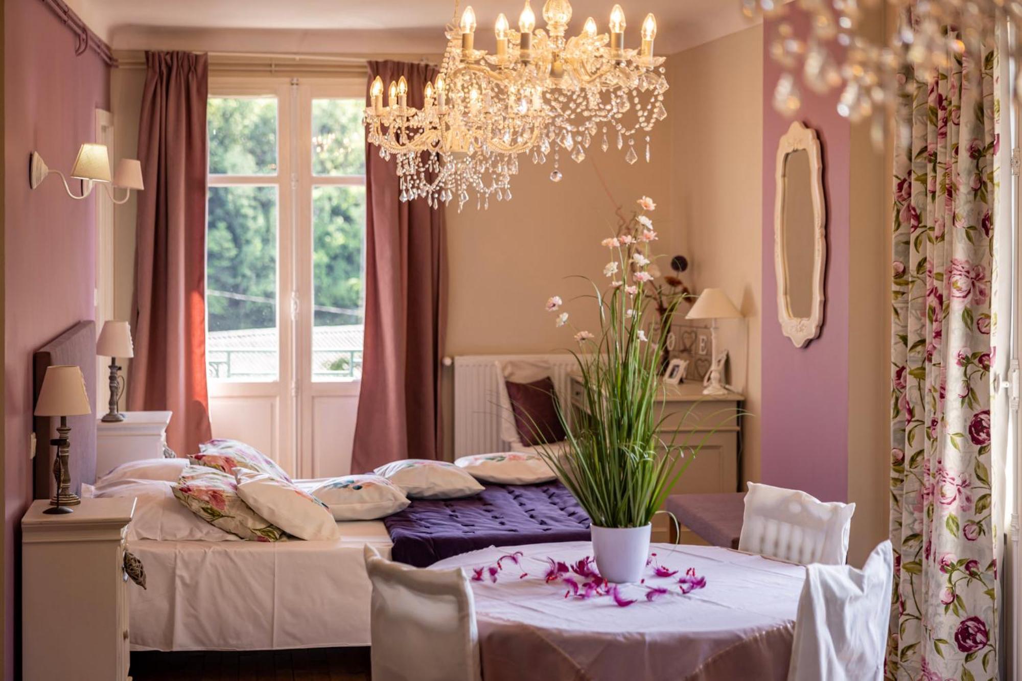 Domaine De La Clauzure Hotel La Roche-Canillac ภายนอก รูปภาพ